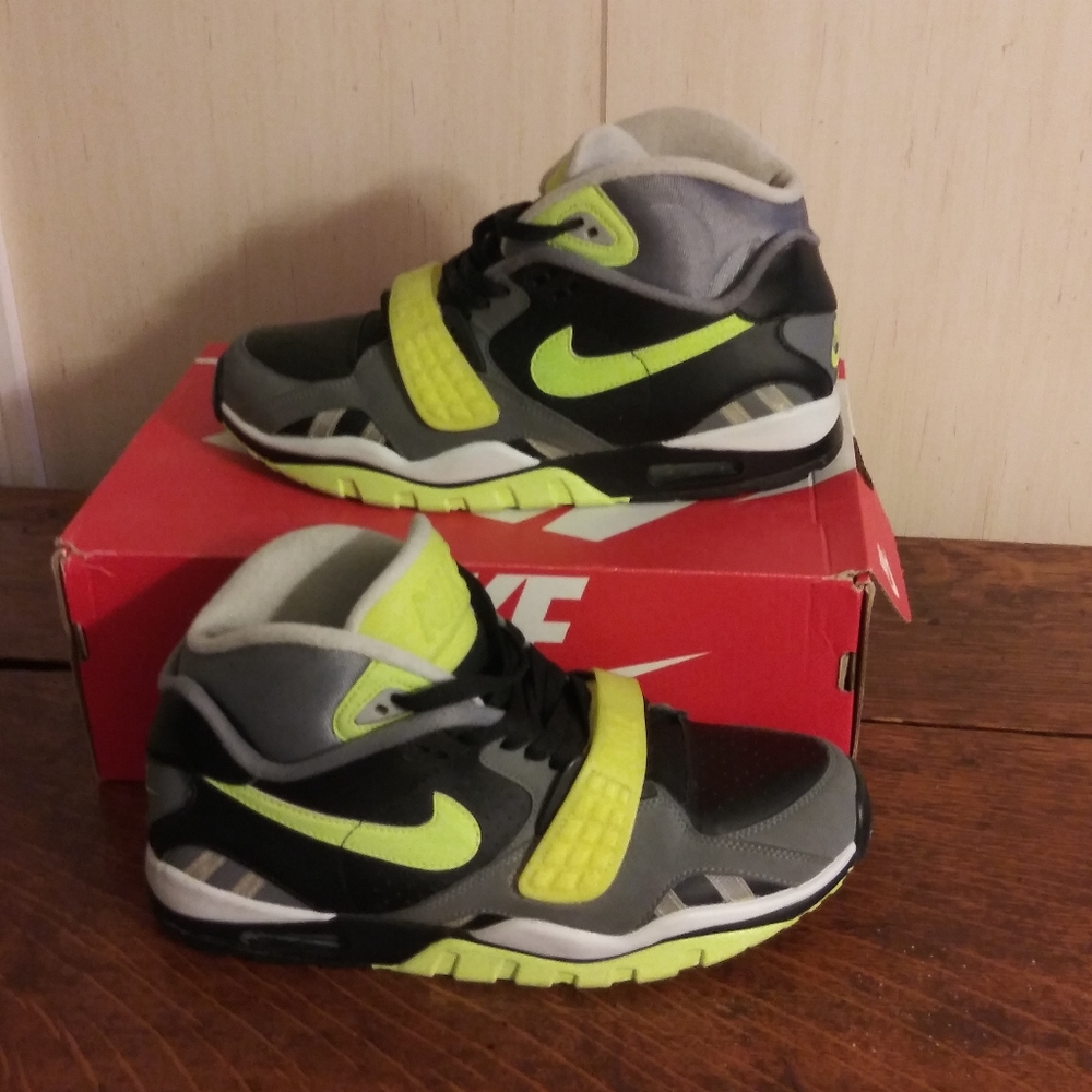 Nike air trainer size 9.5
